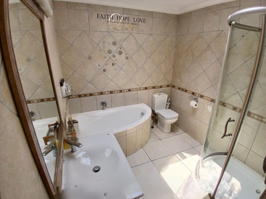 4 Bedroom Property for Sale in Vaalpark Free State